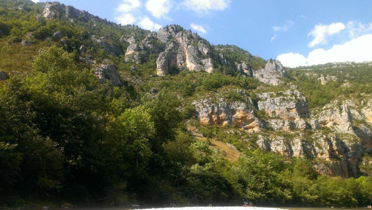 شقة Entre Uzes Et Le Pont Du Gard Le Cocon De Sophia A Deux Pas Des Gorges Du Gardon Collias المظهر الخارجي الصورة